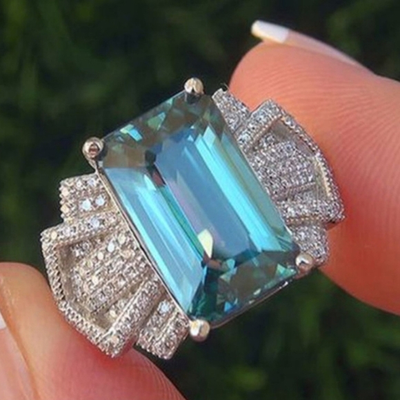 Source Unknown Jewelry - Aquamarine and Silver Women's Cocktail Ring SIZE 6